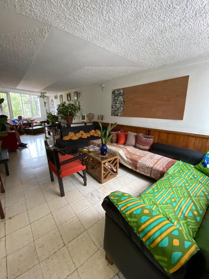Hostal Casa Las Tias Медельин Экстерьер фото