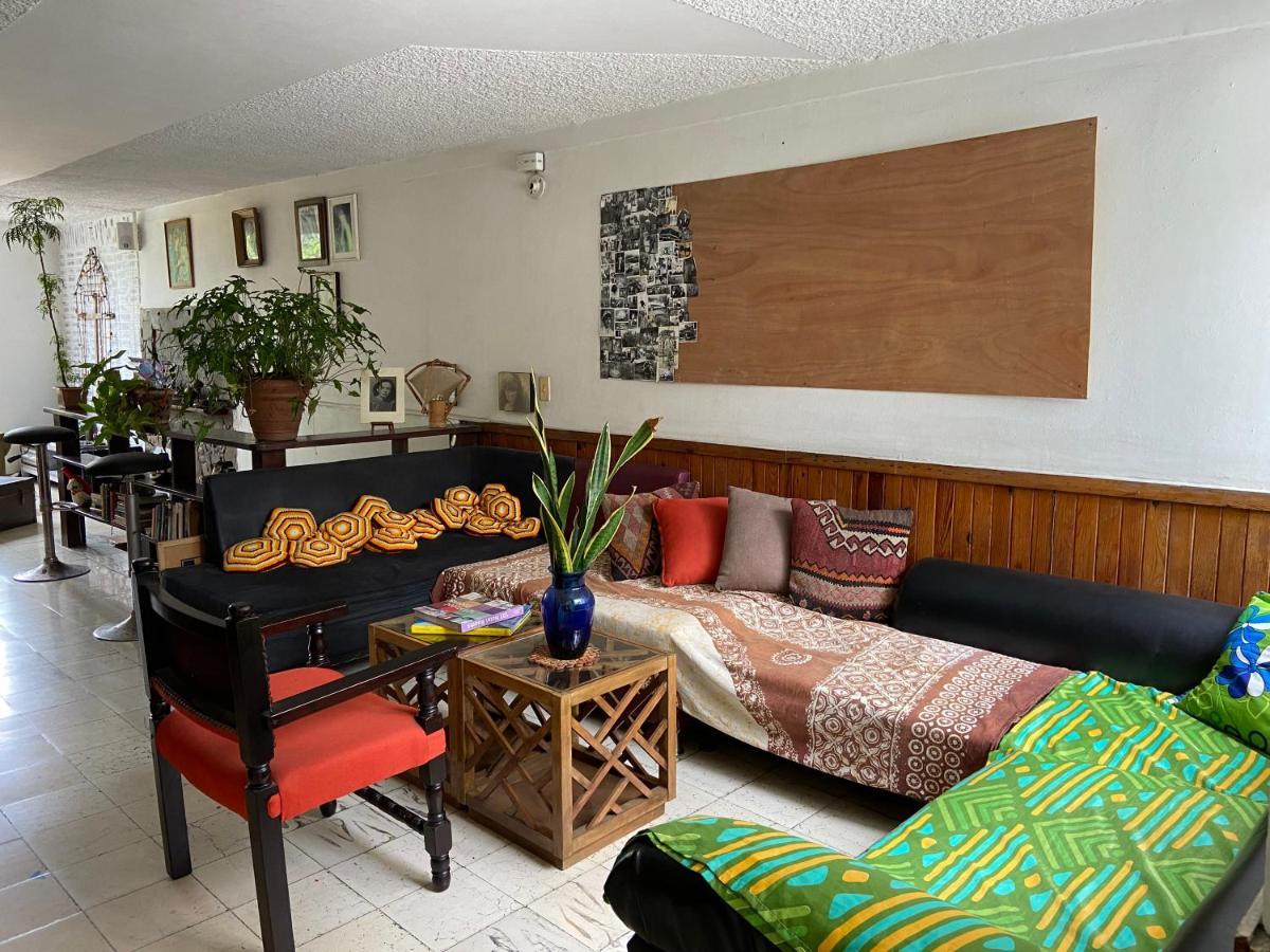 Hostal Casa Las Tias Медельин Экстерьер фото