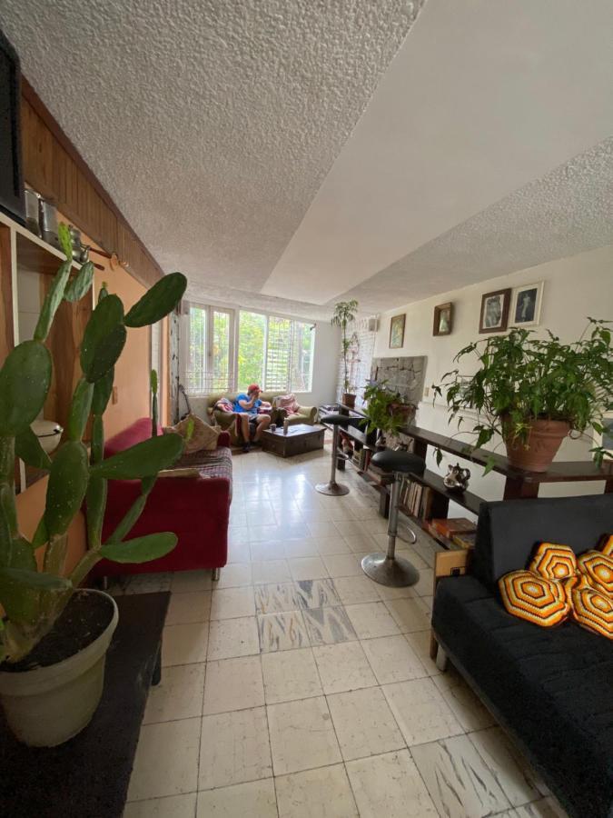 Hostal Casa Las Tias Медельин Экстерьер фото