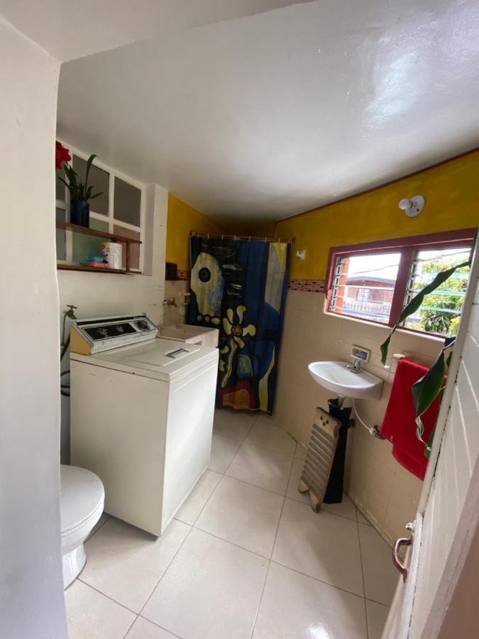 Hostal Casa Las Tias Медельин Экстерьер фото