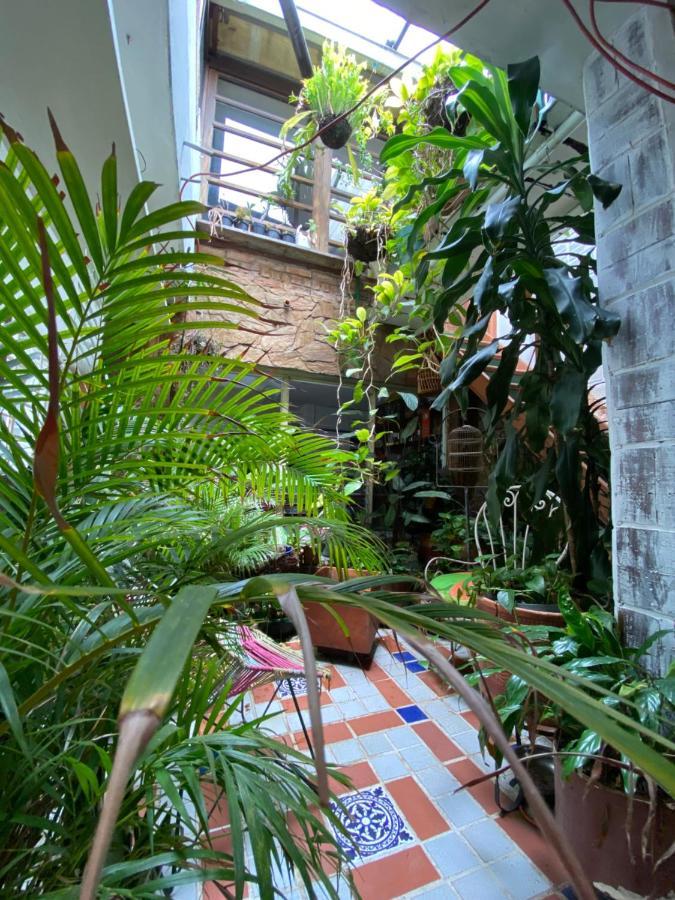Hostal Casa Las Tias Медельин Экстерьер фото