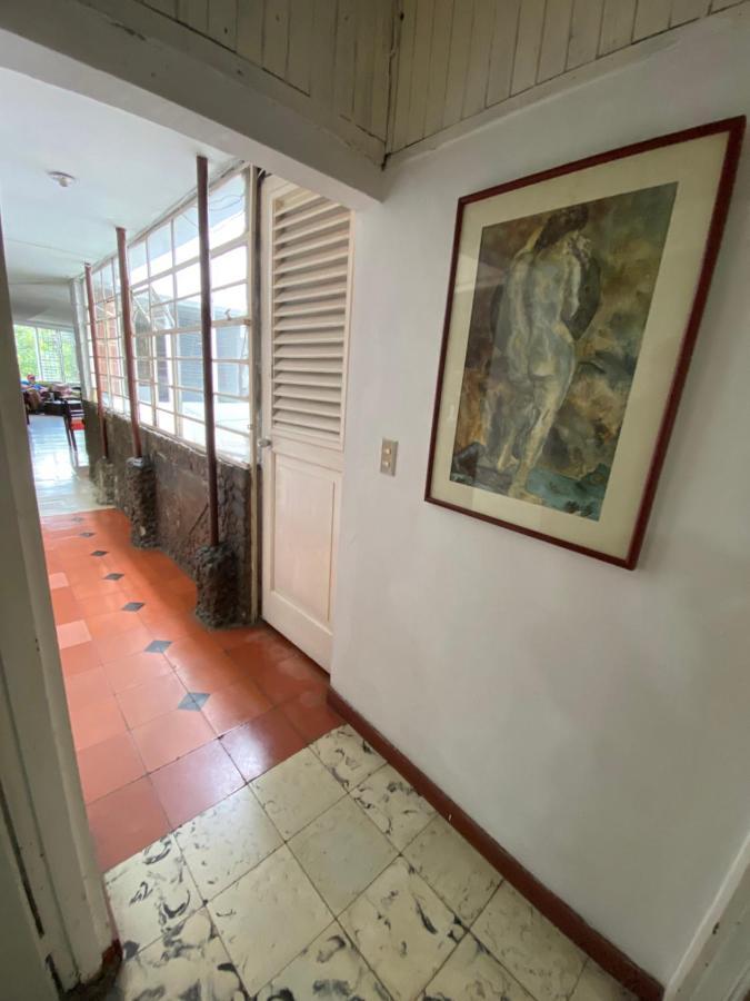 Hostal Casa Las Tias Медельин Экстерьер фото