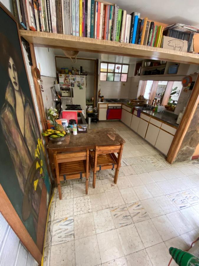 Hostal Casa Las Tias Медельин Экстерьер фото